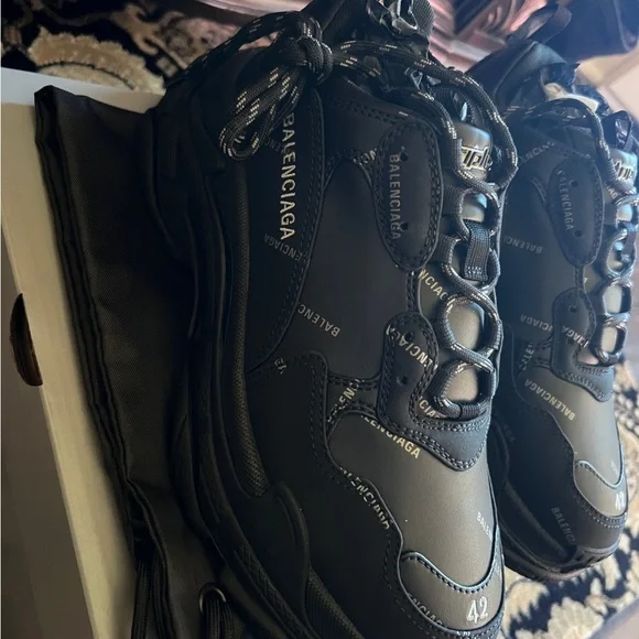 Balenciaga all over logo triple s size 42 Balenciaga Triple S Sneaker Allover Logo In White/Black  main image 3